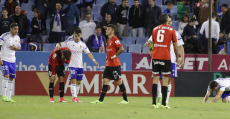 Abatidos Brandon, Pol y Vallejo tras la derrota en Zaragoza. Foto: LFP.