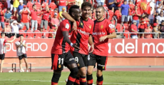 Lago, Abdón y Rodríguez tras el segundo gol. Foto: RCDM/M.Comas.
