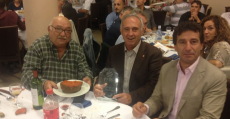 Buel Company probó la sobrasada que trajo el Poblense.