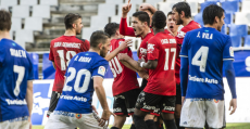 Los futbolistas del Mallorca celebraban el tanto del empate de Raíllo. Foto: LFP.