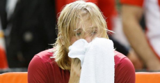 El joven Shapovalov en estado de shock tras haber lesionado al juez de silla y ser descalificado. Foto: ITF.