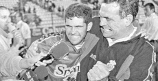 Llompart y Carlitos celebrando el ascenso en Vallecas. Foto: Diario de Mallorca.