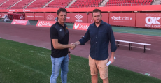Pons posando con Julián Robles, sustituto de Miralles al frente del DH Juvenil. Foto: RCDM.