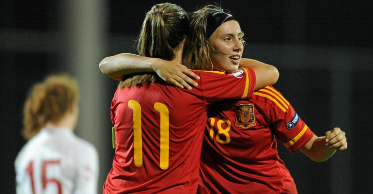 La mallorquina Virginia Torrecilla celebrando un tanto con la selección. Foto: Fútbol Balear.