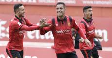 Pedraza celebrando su primer tanto con el Mallorca. Foto: RCDM.