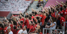 Más de nueve mil aficionados acudieron a Son Moix. Foto: RCDM.