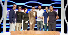 Iván Campo y el equipo de beIN Sports en Jakarta.