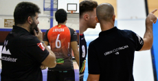 Febrer y Dreyer viven intensamente cada duelo en la banda. Foto: CVM/G. Rubert.