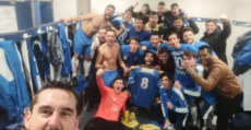 Rodri Buján y sus compañeros de equipo celebrando la última victoria ante el At. Rafal. Foto: RB.