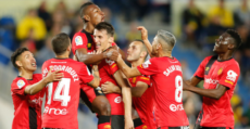 Budimir celebra con sus compañeros su gol en Las Palmas. Foto: LaLiga.