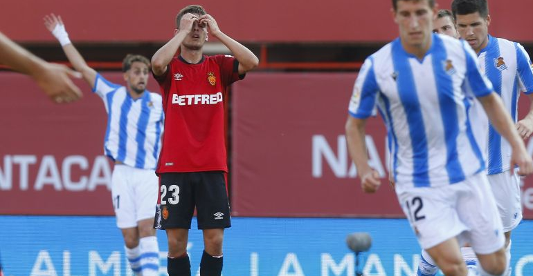 Febas se lamenta tras una ocasión desaprovechada ante la Real. Foto: LaLiga.