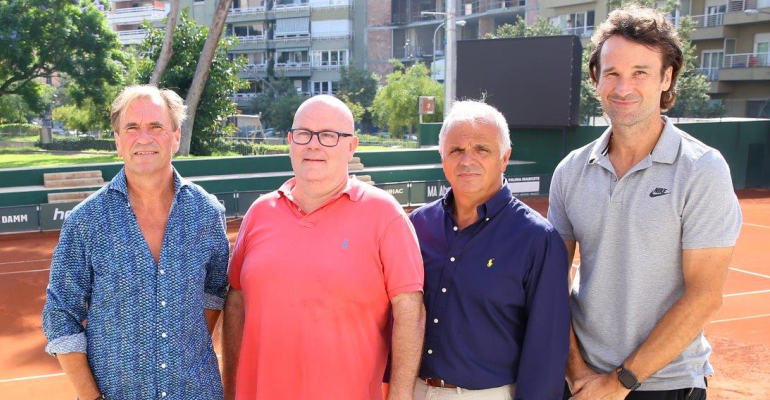 Moyà junto a Landstrom, Martín y Ferragut con la pista central de fondo. Foto: Legends Cup.