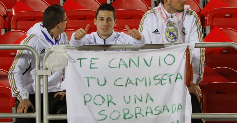 Aficionados madridistas en la grada de Son Moix (2011). Foto: Fütbol Balear.