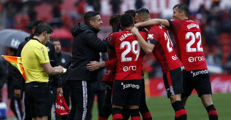 Celebración del primer tanto de Raíllo frente al Valencia. Foto: LaLiga.