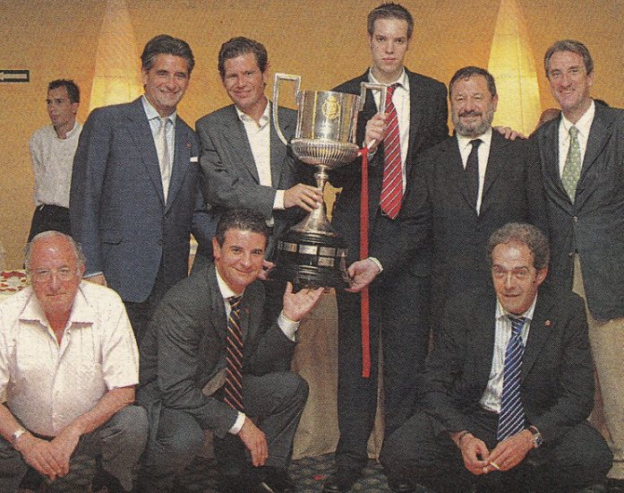 Tugores en la celebración del título de la Copa del Rey con Alemany, Asensio y directivos. Foto: DM/rcdmallorca1916.com.